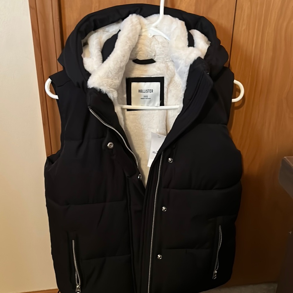 NWT Hollister Puffer Vest Size XXS